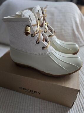 Sperry Saltwater Metallic And Ivory Duck Boots
